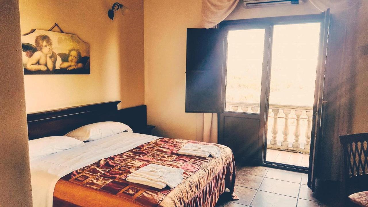 Hotel La Fontanella Serra San Bruno Bagian luar foto